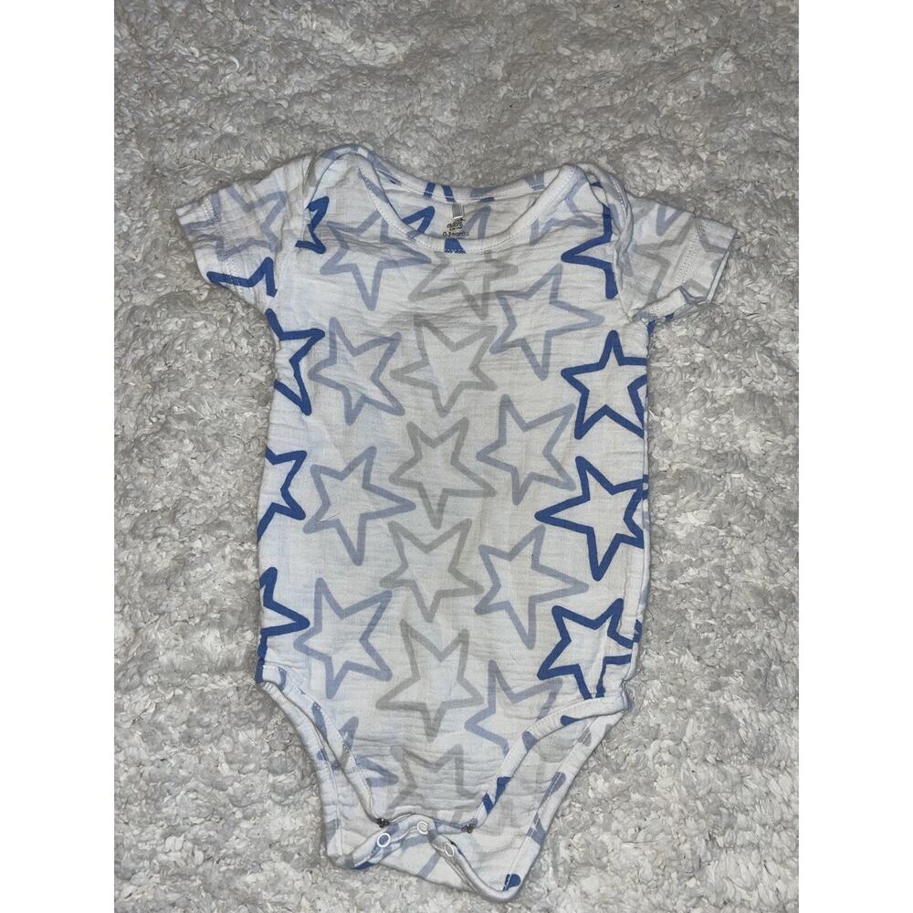 Aden boys sz. 0-3 mo. star design snap shirt. Cute, grt quality